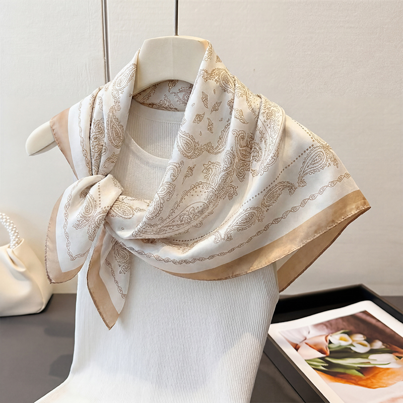 Vintage Beige Paisley Print Sq - Scarf Silk Square recension och pris