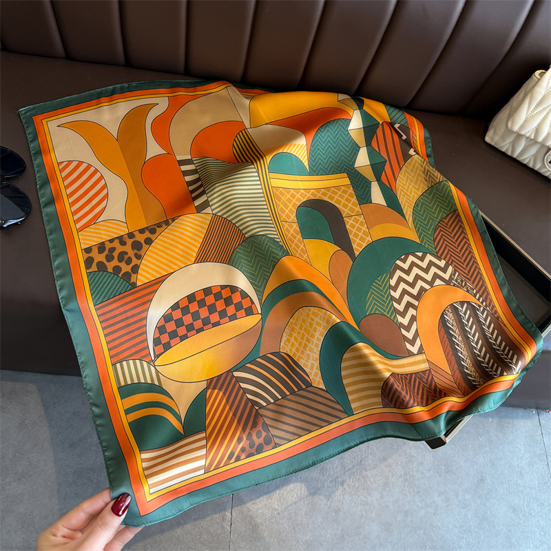 2026 New Geometry Print Silk S - Scarf Silk Square recension och pris